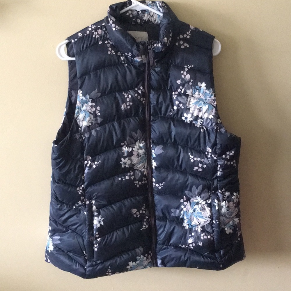 NWT LOFT Puffer Vest